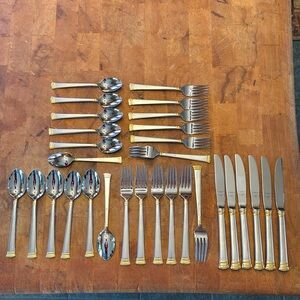 LENOX ETERNAL GOLD FLATWARE  5 PC PLACE SETTING, SERVICE FOR 6.